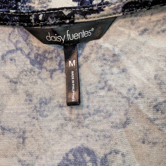 Blue Gray Floral Sleeveless Top - Picture 6 of 6